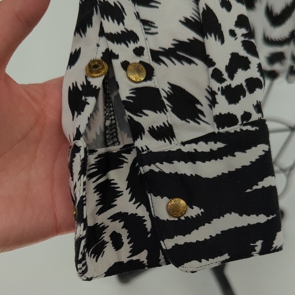 01400 BCBGMaxazria Zebra Print Knit Shirt Black White S animal Business casual - Picture 5 of 8